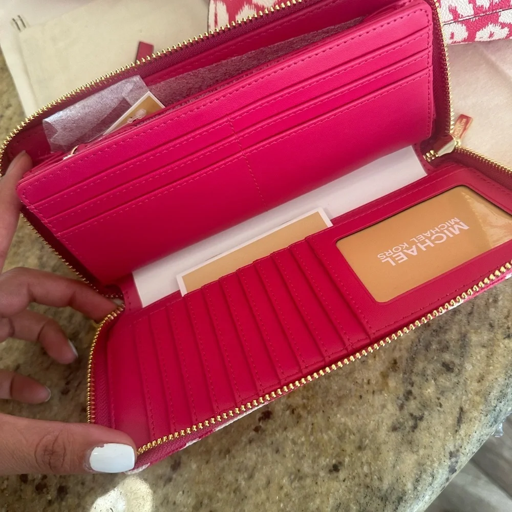 New MICHAEL MICHAEL KORS Large Logo Continental Wallet pink / ivory